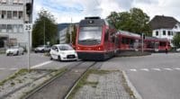 Solothurn: Unfall zwischen PW und Komposition der Aare Seeland Mobil-Bahn