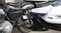 Kaltbrunn SG - Autolenker prallt in Motorradfahrer