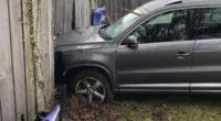 82-Jährige prallt in zwei Zäune